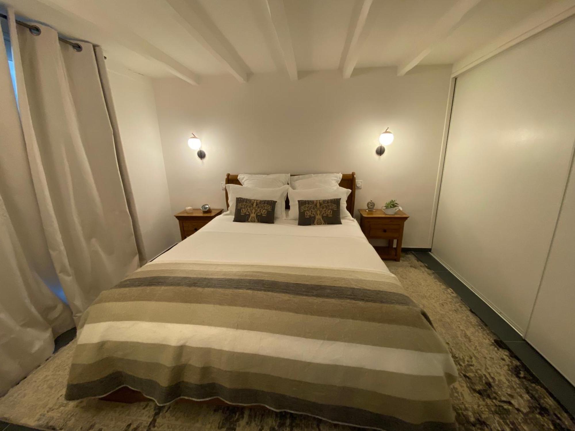 Appartement Avec Piscine Privee Dans Residence Pour 6 Personnes Юзес Экстерьер фото