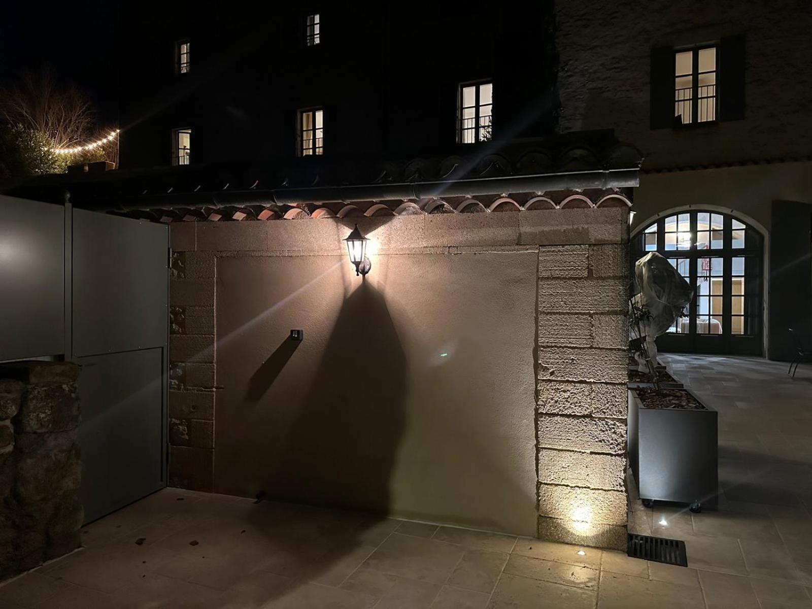 Appartement Avec Piscine Privee Dans Residence Pour 6 Personnes Юзес Экстерьер фото