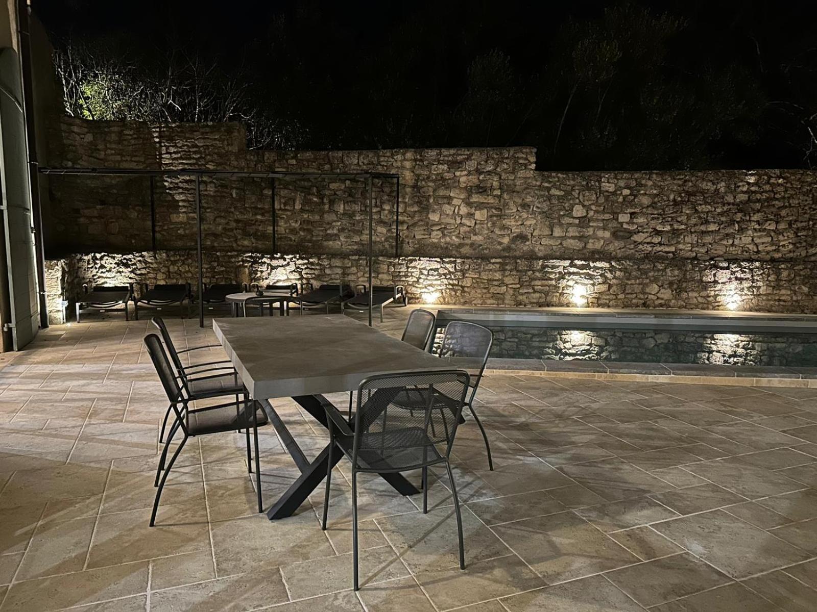 Appartement Avec Piscine Privee Dans Residence Pour 6 Personnes Юзес Экстерьер фото