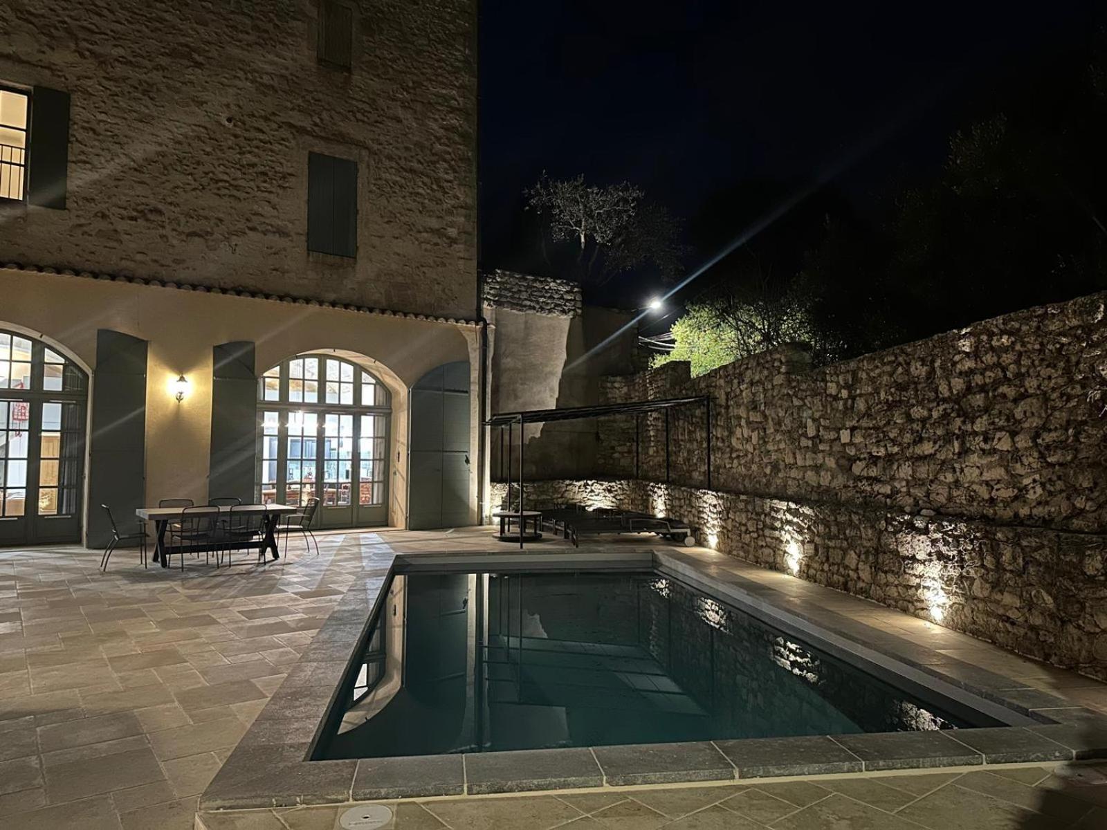 Appartement Avec Piscine Privee Dans Residence Pour 6 Personnes Юзес Экстерьер фото